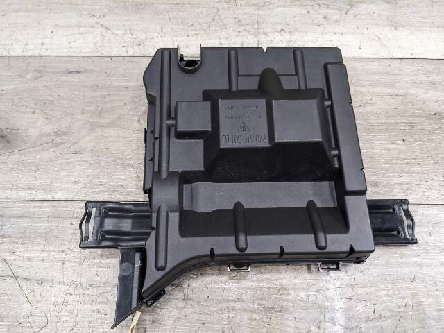 10-16 OEM Porsche Panamera Power Distribution Junction Relay Fuse Box
