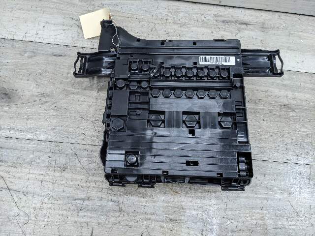 10-16 OEM Porsche Panamera Power Distribution Junction Relay Fuse Box