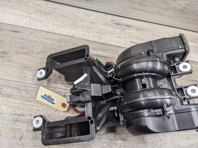 16-21 OEM BMW G11 G12 740 750 Rear Center Console Heater Blower Motor Duct