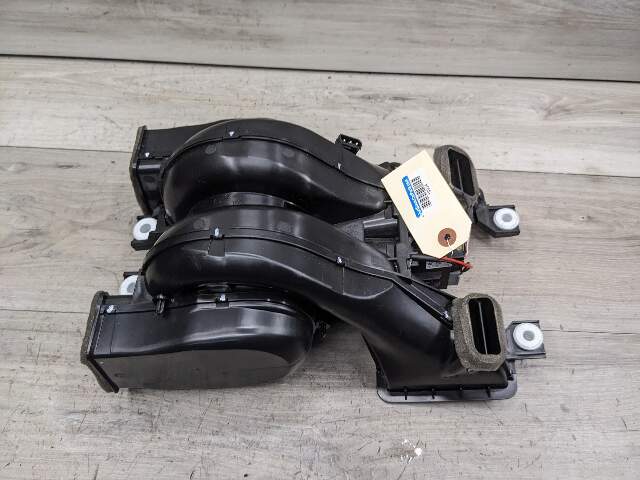 16-21 OEM BMW G11 G12 740 750 Rear Center Console Heater Blower Motor Duct