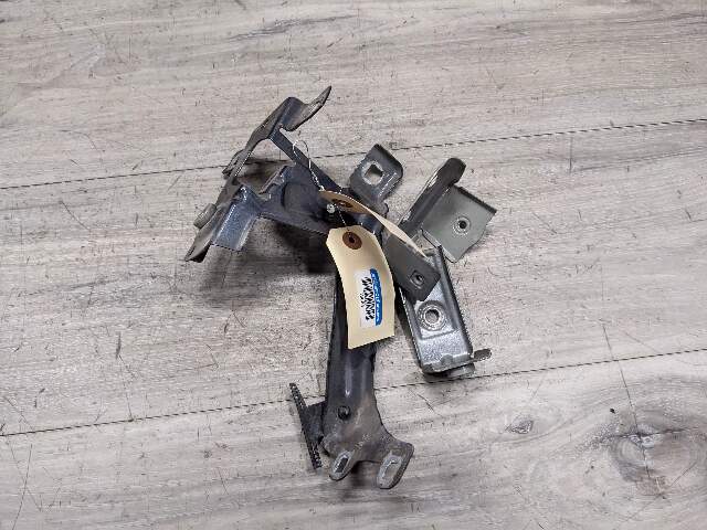 16-19 OEM BMW G11 G12 740i 750i Front Right Fender Wing Holder Bracket Set