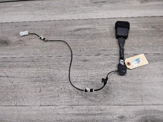 OEM BMW F90 G11 G12 G30 530 540 M550 750 M5 Front Left or Right Seatbelt Buckle