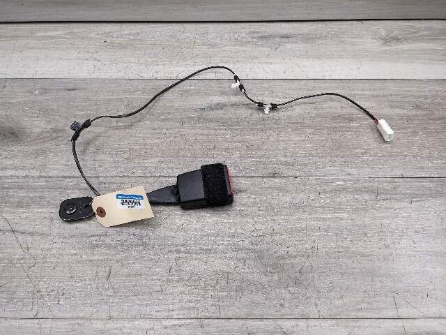 OEM BMW F90 G11 G12 G30 530 540 M550 750 M5 Front Left or Right Seatbelt Buckle