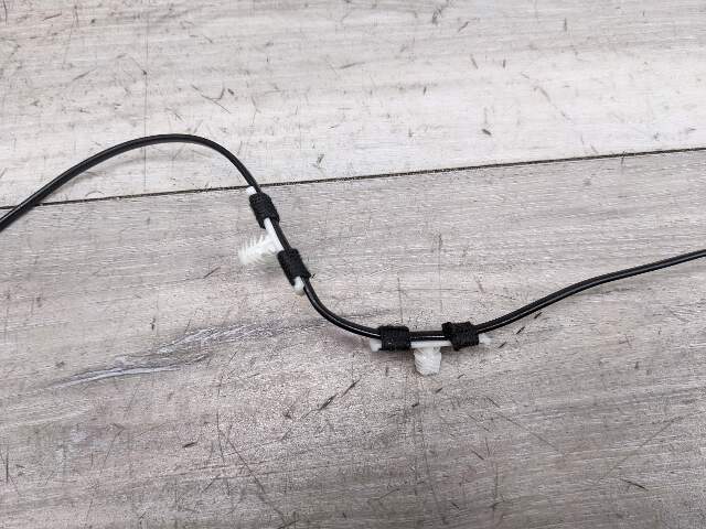 OEM BMW F90 G11 G12 G30 530 540 M550 750 M5 Front Left or Right Seatbelt Buckle