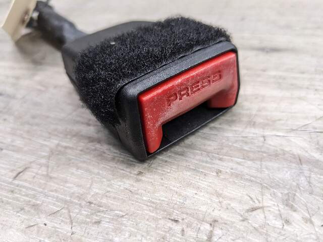 OEM BMW F90 G11 G12 G30 530 540 M550 750 M5 Front Left or Right Seatbelt Buckle