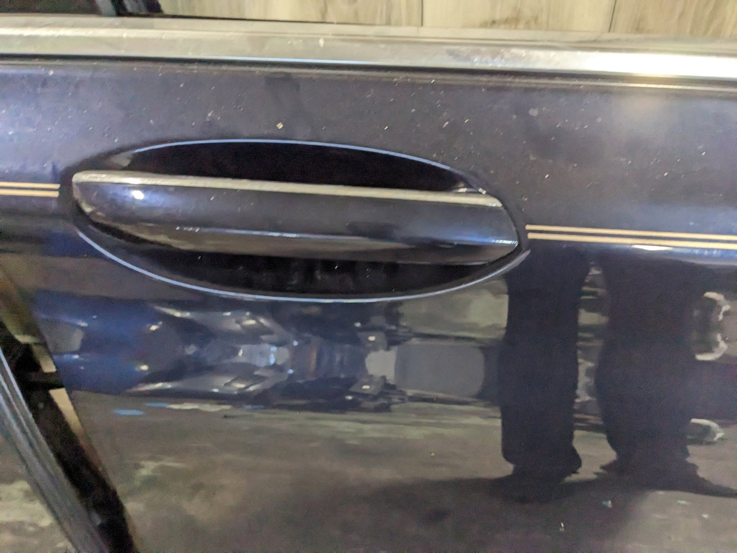 OEM BMW G11 G12 750 Front Right Passenger Door Shell Panel w/ Glass Blue