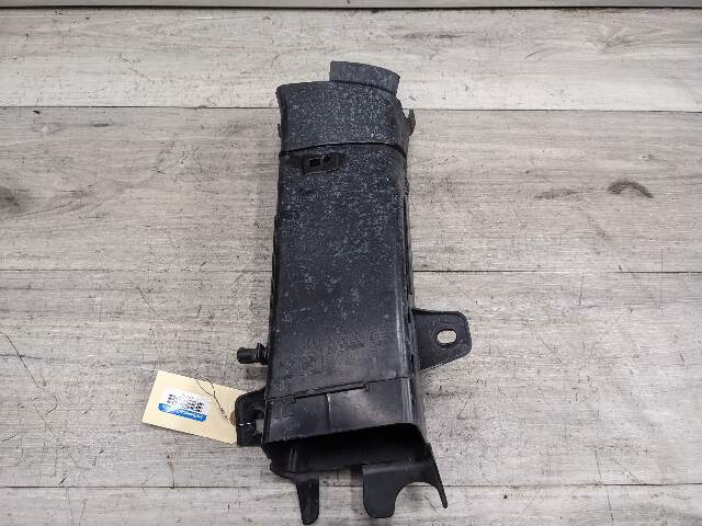09-18 OEM BMW F06 F12 F13 650i Front Right Passeneger Side Air Brake Duct Guide