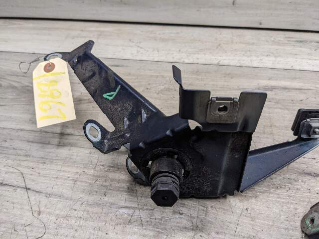 12-18 OEM BMW F06 F13 F12 M6 Front Right Fender Wing Holder Brackets Set of 3