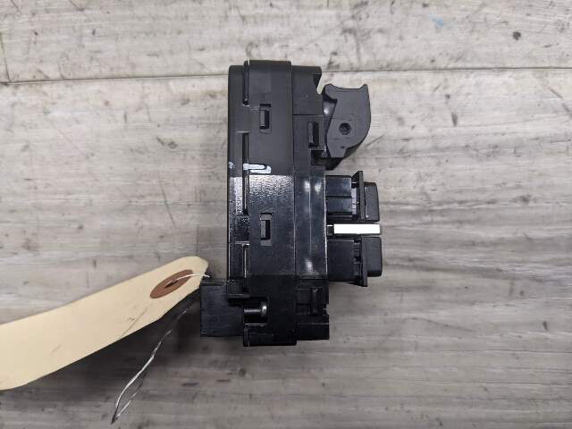 10-18 BMW F01 F02 F06 F07 Rear Window Regulator Sun Shade Control Switch