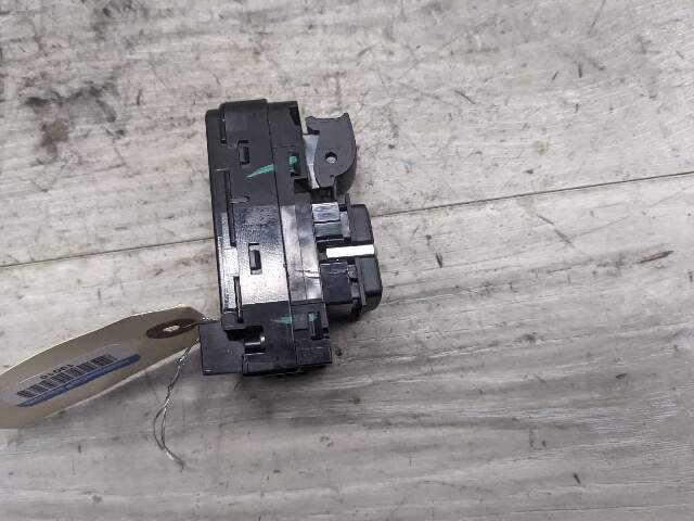 10-18 BMW F01 F02 F06 F07 Rear Window Regulator Sun Shade Control Switch