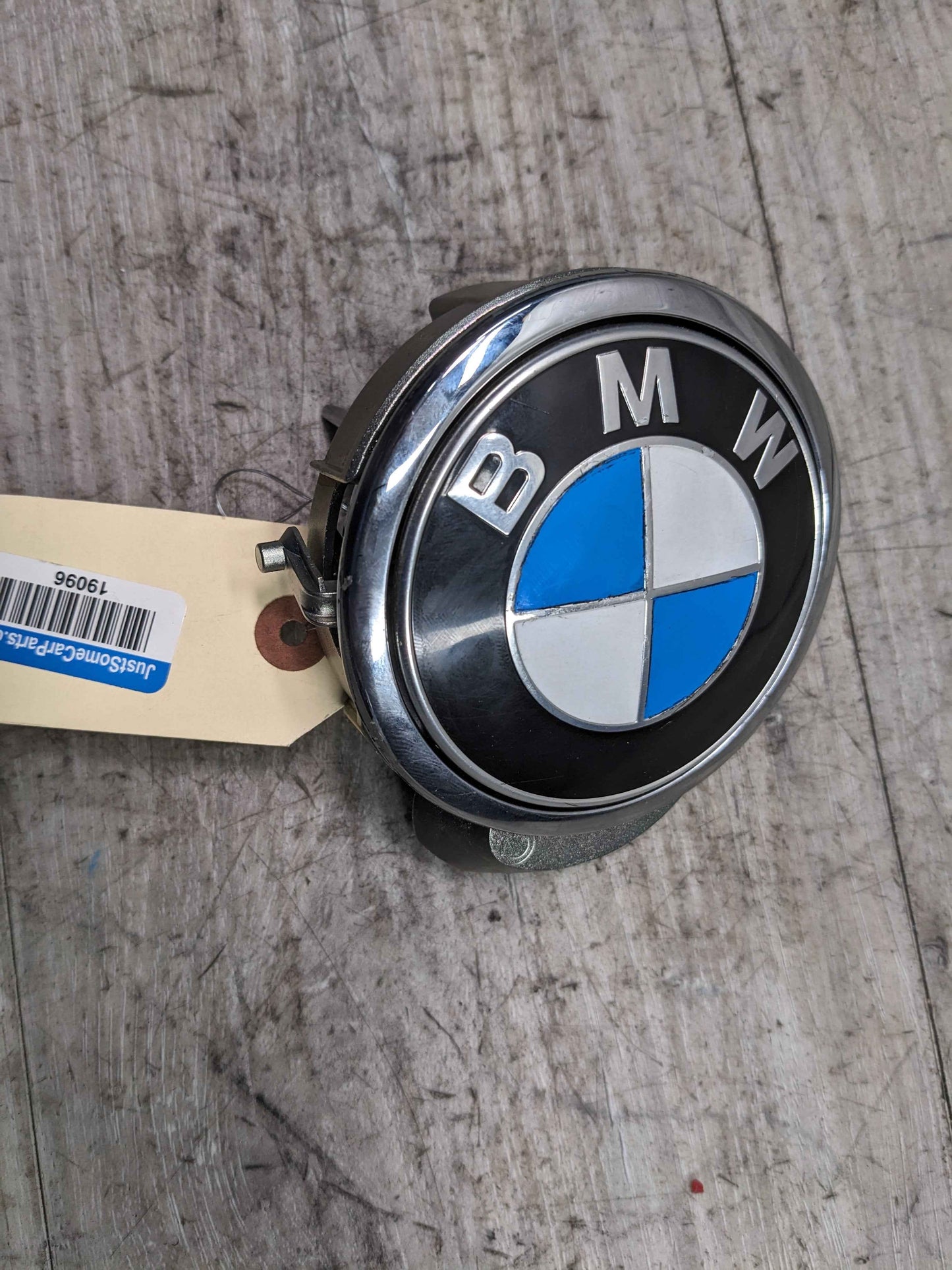 12-18 OEM BMW F13 F12 F06 M6 640i 650i Trunk Lid Emblem Button Ring with RVC