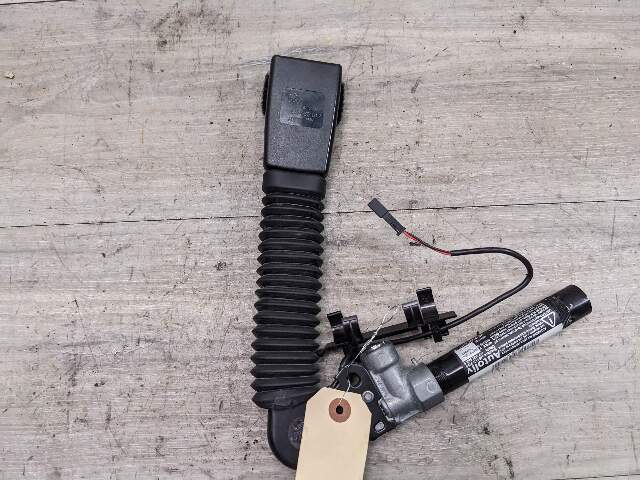 13-16 OEM BMW F10 F07 F01 F02 740 M5 Front Right Passenger Side Seatbelt Buckle