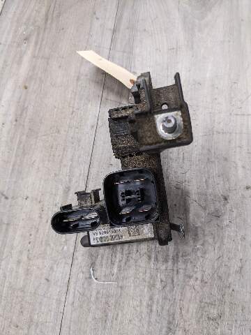 12-19 OEM BMW F22 F30 F32 F33 F36 F80 F82 F83 External Ignition Base Distributor
