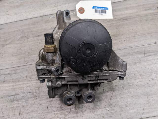 15-20 OEM BMW F87 F80 F82 M2 M3 M4 S55 Engine Oil Filter Housing COOLER