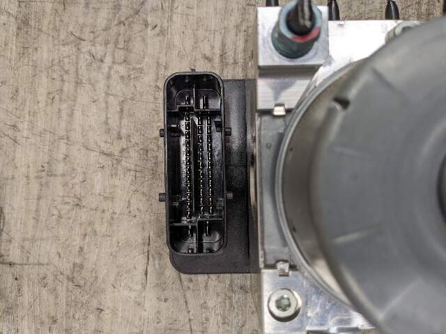 13-18 OEM BMW F20 F22 F23 F30 ABS Ant Lock Brake Pump Control Module Unit