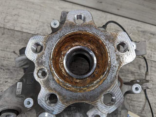 16-19 OEM BMW G11 G12 Rear Suspension Right Knuckle Wheel Hub Spindle Bearing