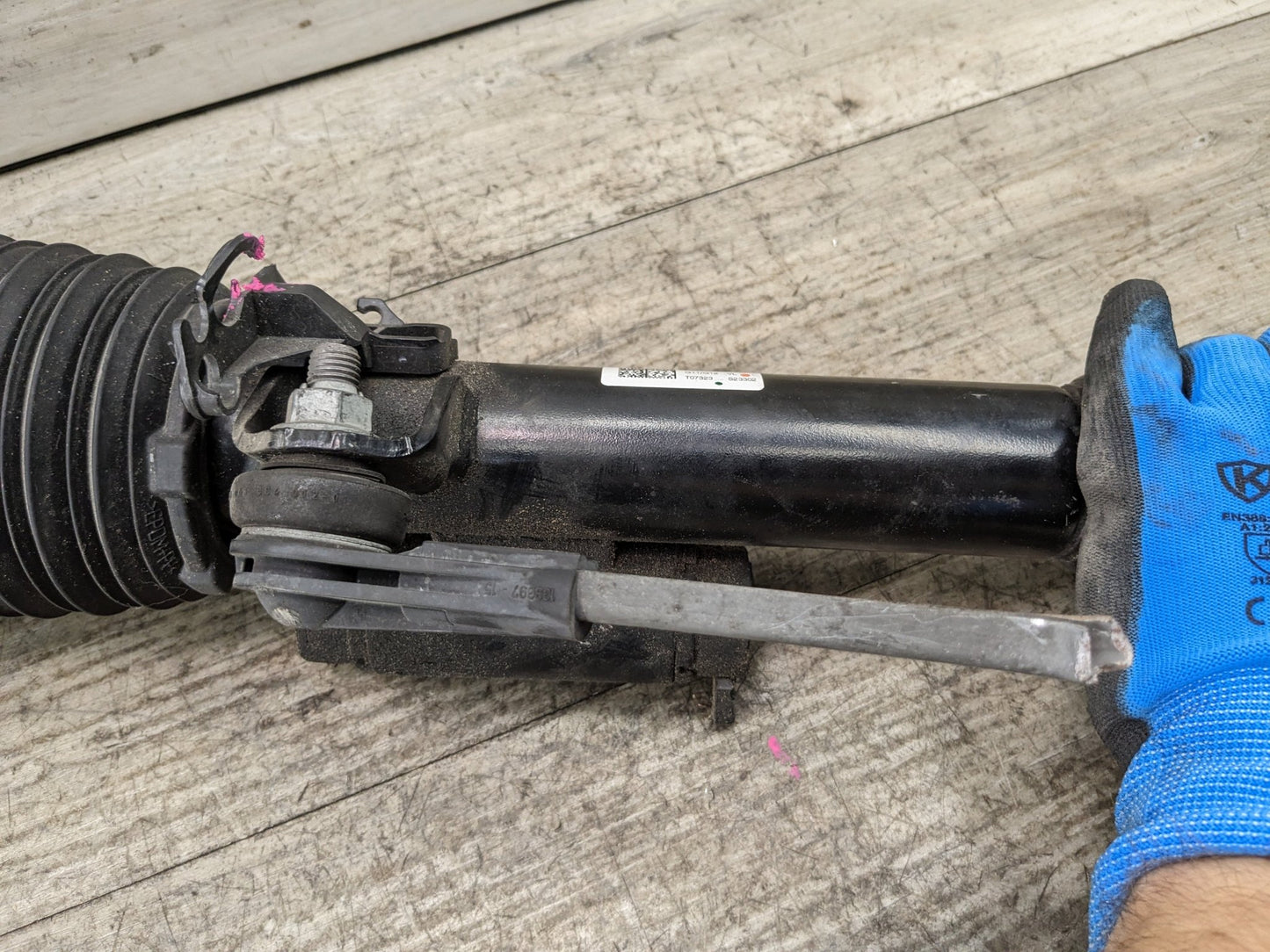 14-19 OEM BMW G11 G12 740 750 Front Drive Side Air Suspension Shock Absorber*