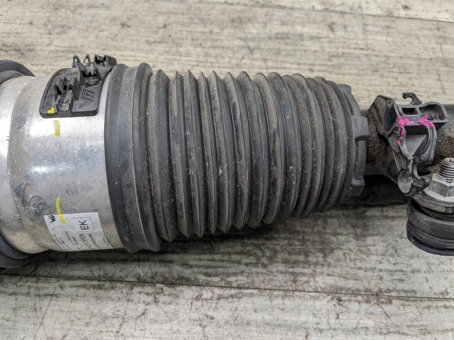 14-19 OEM BMW G11 G12 740 750 Front Drive Side Air Suspension Shock Absorber*
