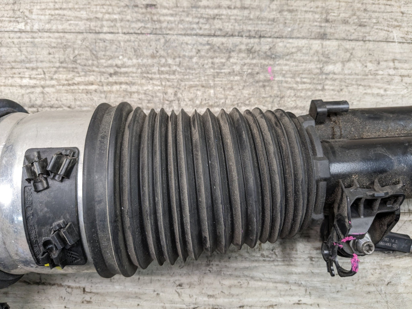 14-19 OEM BMW G11 G12 740 750 Front Drive Side Air Suspension Shock Absorber*