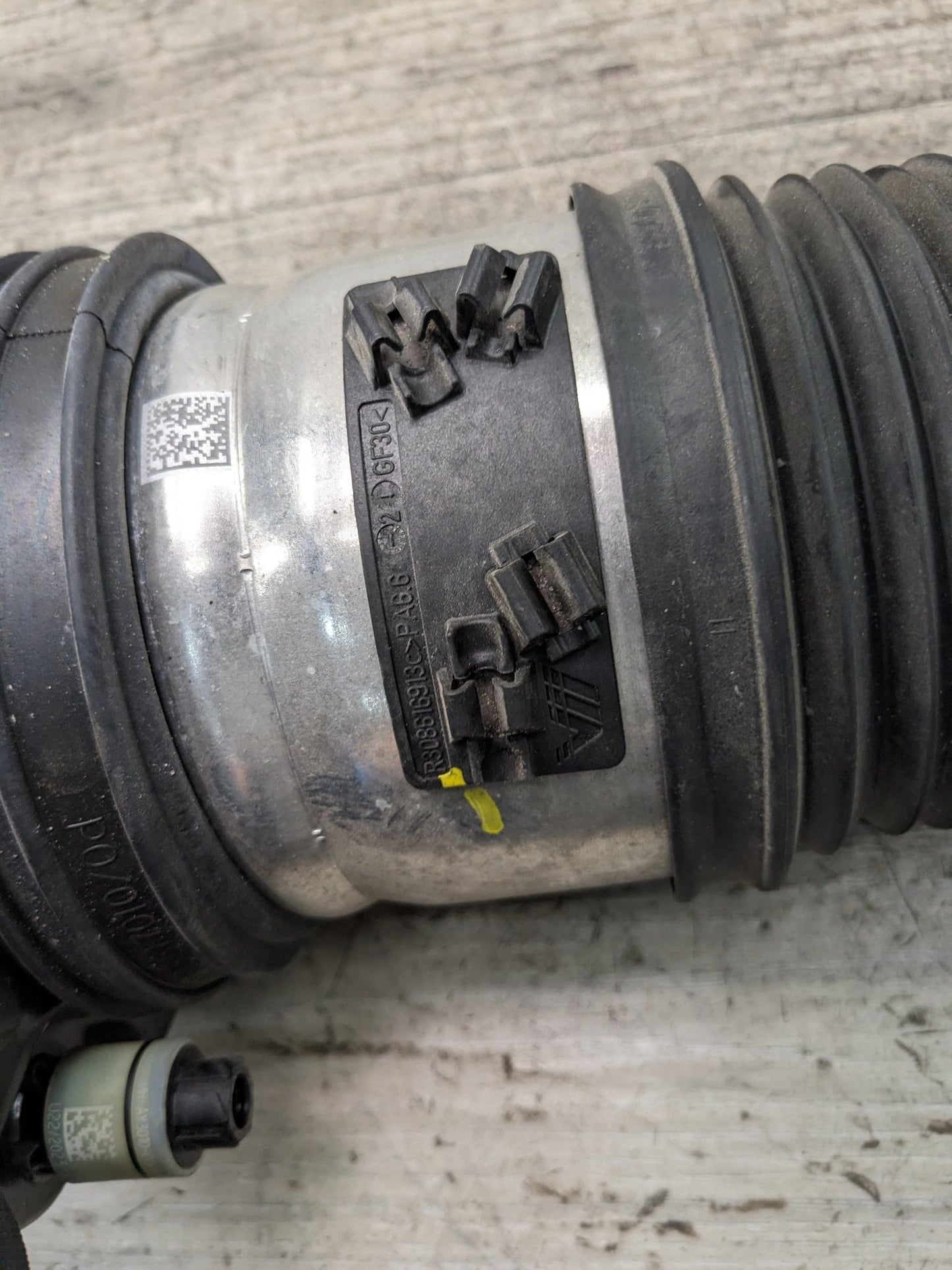 14-19 OEM BMW G11 G12 740 750 Front Drive Side Air Suspension Shock Absorber*