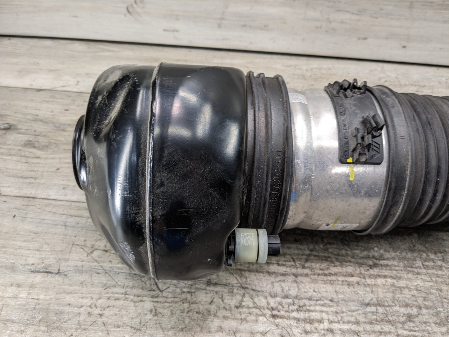 14-19 OEM BMW G11 G12 740 750 Front Drive Side Air Suspension Shock Absorber*