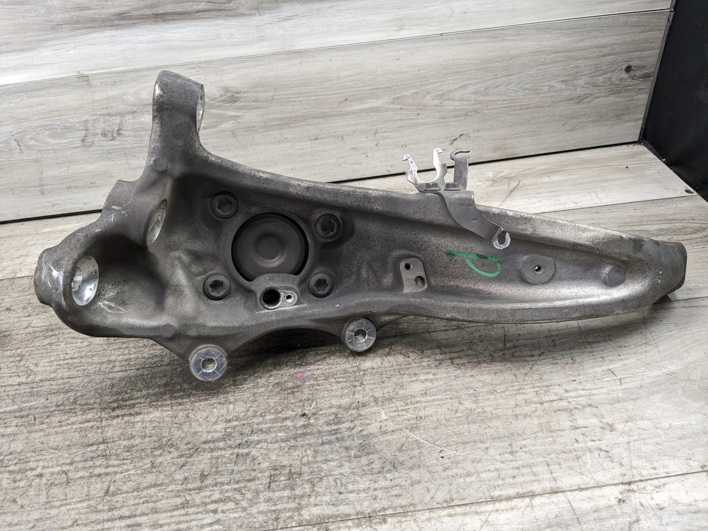 16-19 OEM BMW G11 G12 740 750 RWD Front Right Passenger Spindle Knuckle Bearing