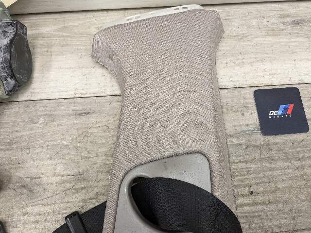 OEM BMW F15 F16 F85 F86 X5 X6 Front Right Seat Belt Seatbelt Retractor