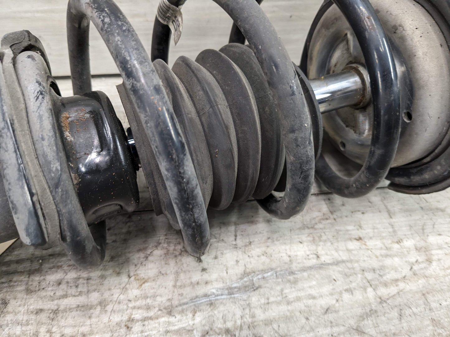 08-13 OEM BMW E82 Coupe Front Right Passenger M Sports Suspension Strut Absorber