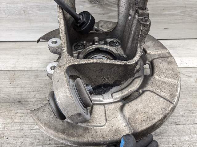 OEM BMW E70 F15 F16 F85 F86 X5 X6 Rear Left Driver Spindle Hub Carrier Knuckle