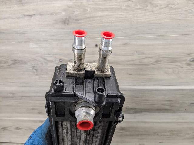 14-19 OEM BMW F85 F86 X5M X6M Front Engine Oil Heat Exchanger Assembly