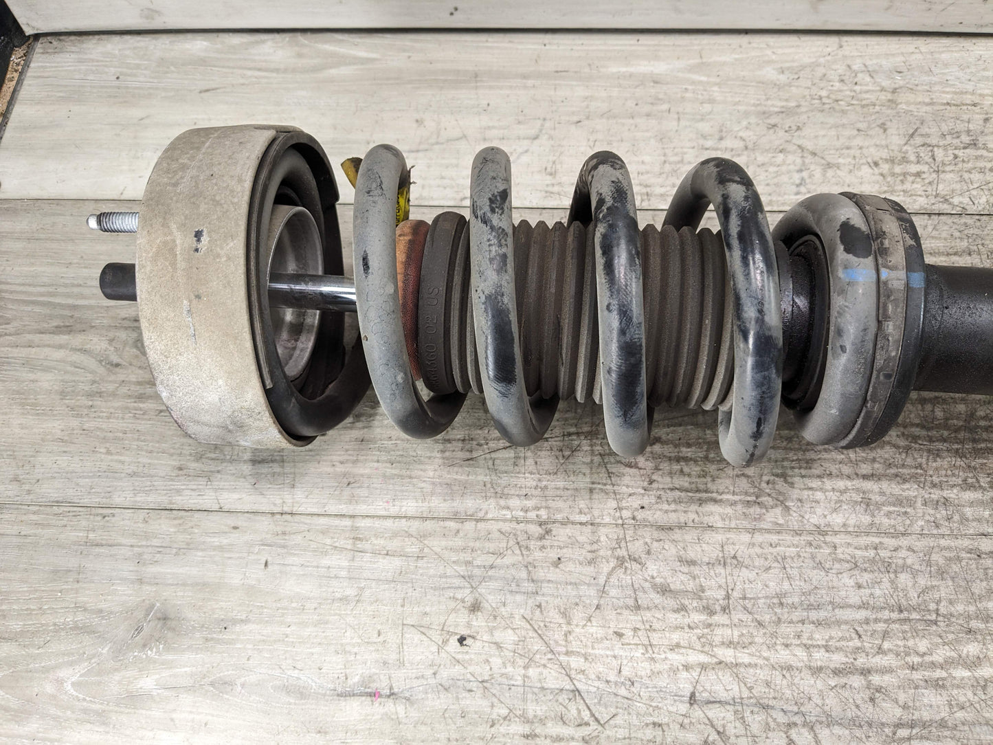 OEM BMW F15 F16 X5 X6 35iX 35dX FRONT Left Driver Strut Shock Absorber Spring