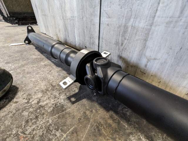 15-18 OEM BMW F85 X5M F86 X6M Rear Cardan Drive Shaft Assembly Axle