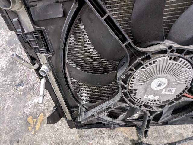 14-19 BMW F85 F86 X5M X6M S63R Engine Main Radiator Cooling ASSEMBLY w/ Fan