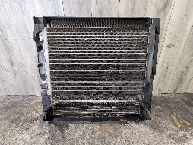 14-19 BMW F85 F86 X5M X6M S63R Engine Main Radiator Cooling ASSEMBLY w/ Fan