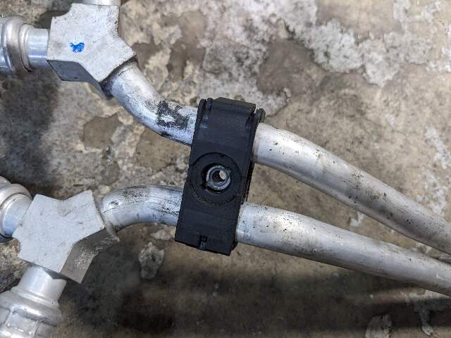 OEM BMW F85 F86 X5M X6M Transmission Oil Cooler Inlet Outlet Flow Return Lines