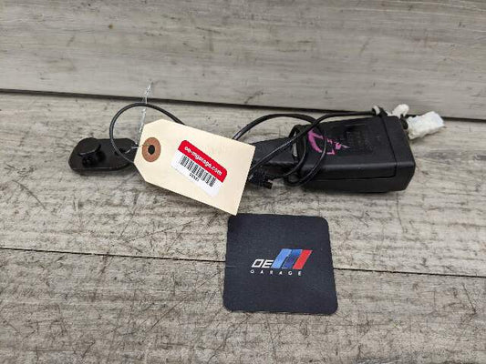 OEM BMW F90 G11 G12 G30 530 540 M550 750 M5 Front Left or Right Seatbelt Buckle
