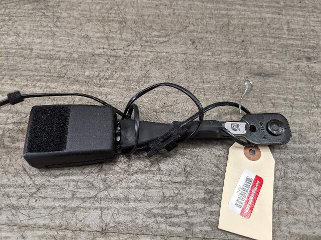 OEM BMW F90 G11 G12 G30 530 540 M550 750 M5 Front Left or Right Seatbelt Buckle