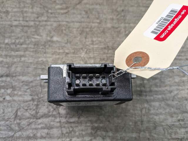 17-21 OEM BMW G30 G32 G12 G01 G82 F90 M5 Fuel Pump Control Module Unit HELBAKO
