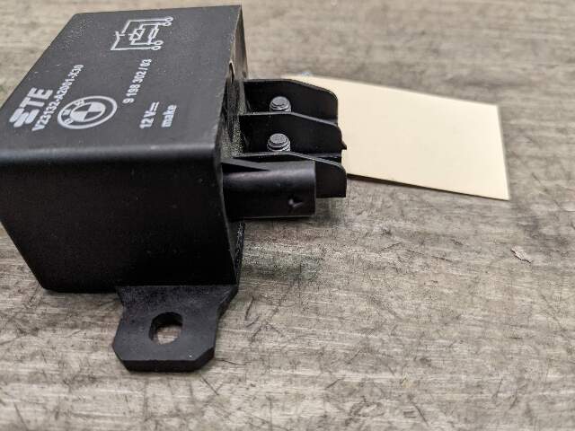 OEM BMW F10 F13 F02 F30 F32 F06 F80 F85 M3 M4 M6 Cooling Fan Relay Control 130A