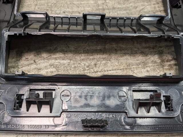 14-18 OEM BMW F15 X5 F85 X5M Rear Center Console Trim Cover Vent Bezel