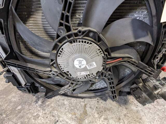 12-18 OEM BMW F10 F06 F12 M5 M6 Main Radiators Cooling ASSEMBLY Fan SET S63TU