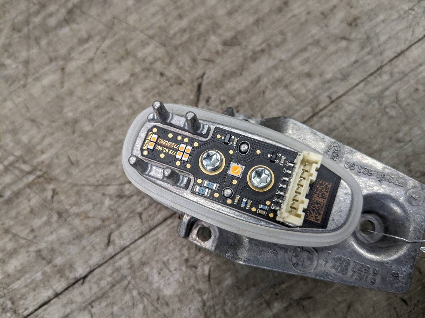 16-19 OEM BMW G11 G12 740 750 LED Turn Signal Bulb Control Module Computer