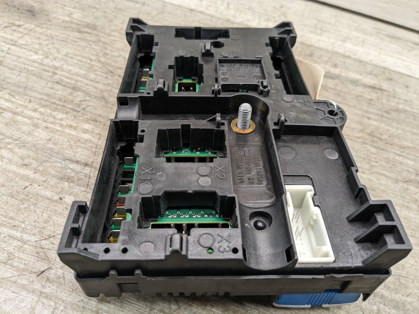 OEM BMW G11 G12 G30 740 750 540 Rear Power Distribution Fuse Relay Junction Box