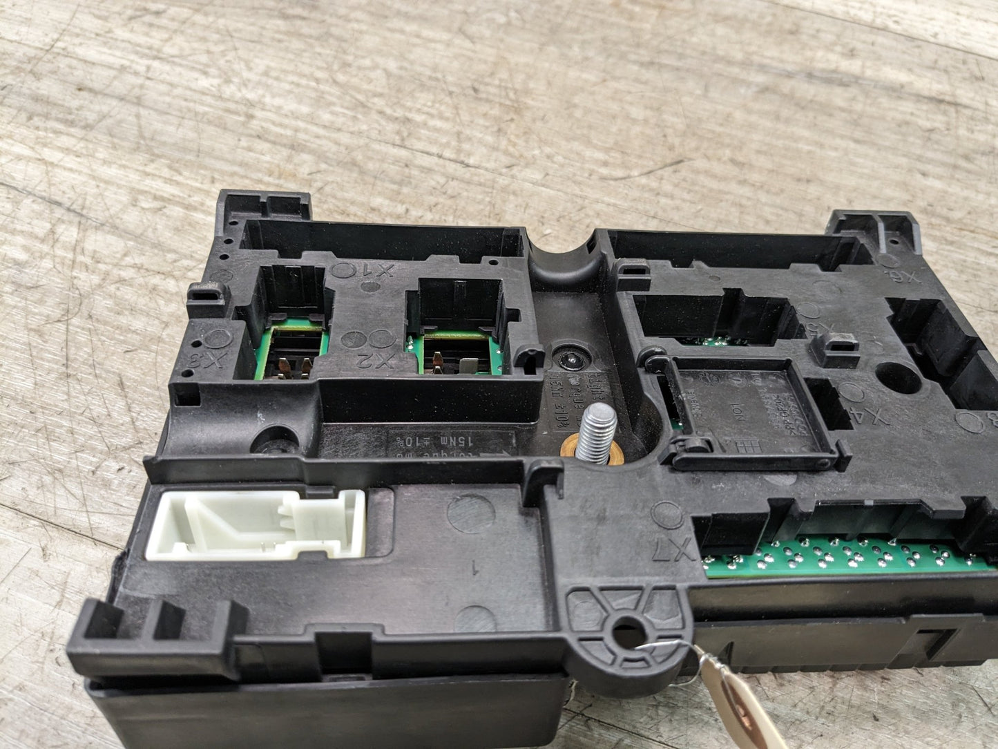 OEM BMW G11 G12 G30 740 750 540 Rear Power Distribution Fuse Relay Junction Box