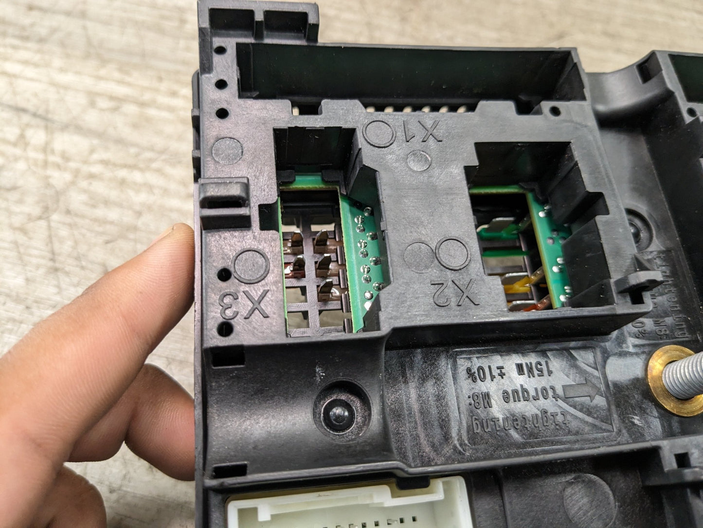 OEM BMW G11 G12 G30 740 750 540 Rear Power Distribution Fuse Relay Junction Box