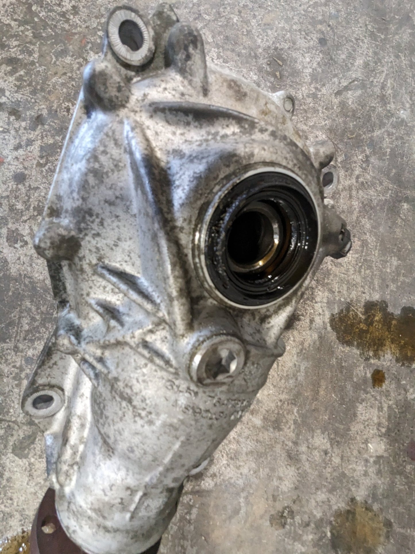 18-19 OEM BMW G12 740 LCI AWD xDrive Front Differential Axle Carrier AT 3.08