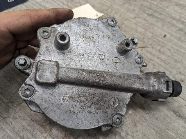 10-19 OEM BMW F10 F12 550 650 750 M5 M6 X5 X6 F86 Engine N63 S63 Vacuum Pump