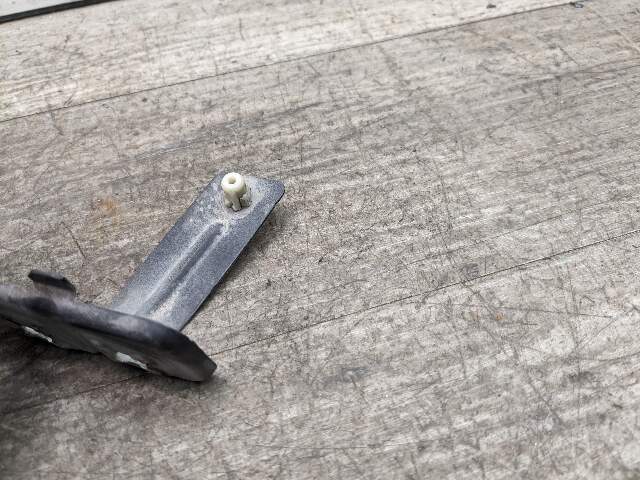 12-20 OEM BMW F30 F32 F33 F36 430 335 Front Left Fender Wing Holder Bracket Set