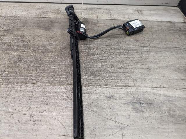 07-13 OEM BMW E92 328 335 Coupe Front Passenger Seatbelt Handover Extension Arm