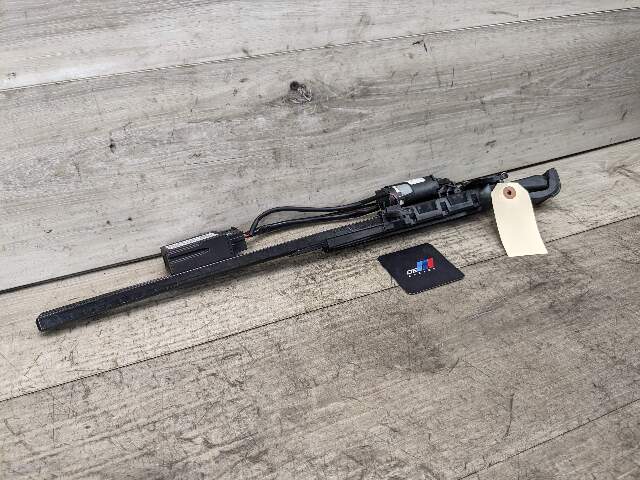 07-13 OEM BMW E92 328 335 Coupe Front Passenger Seatbelt Handover Extension Arm
